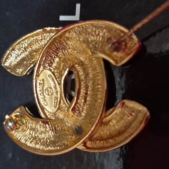 Chanel Gold Brooch - Picture 4 of 7